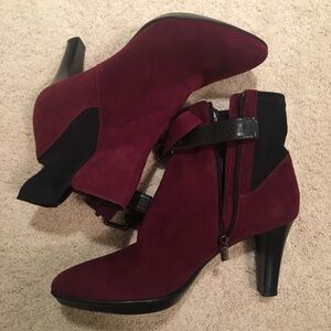 Aquatalia heeled booties size 10